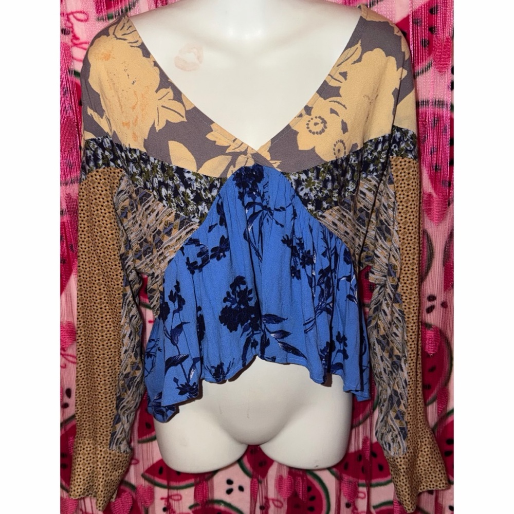 💙 Free People Floral Flowy V-Neck Blouse